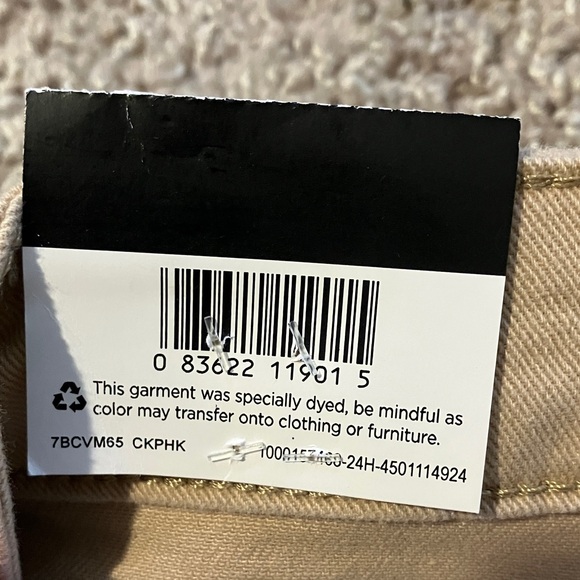 Lee Women's Cropped Beige Jeans - Picture 8 of 14